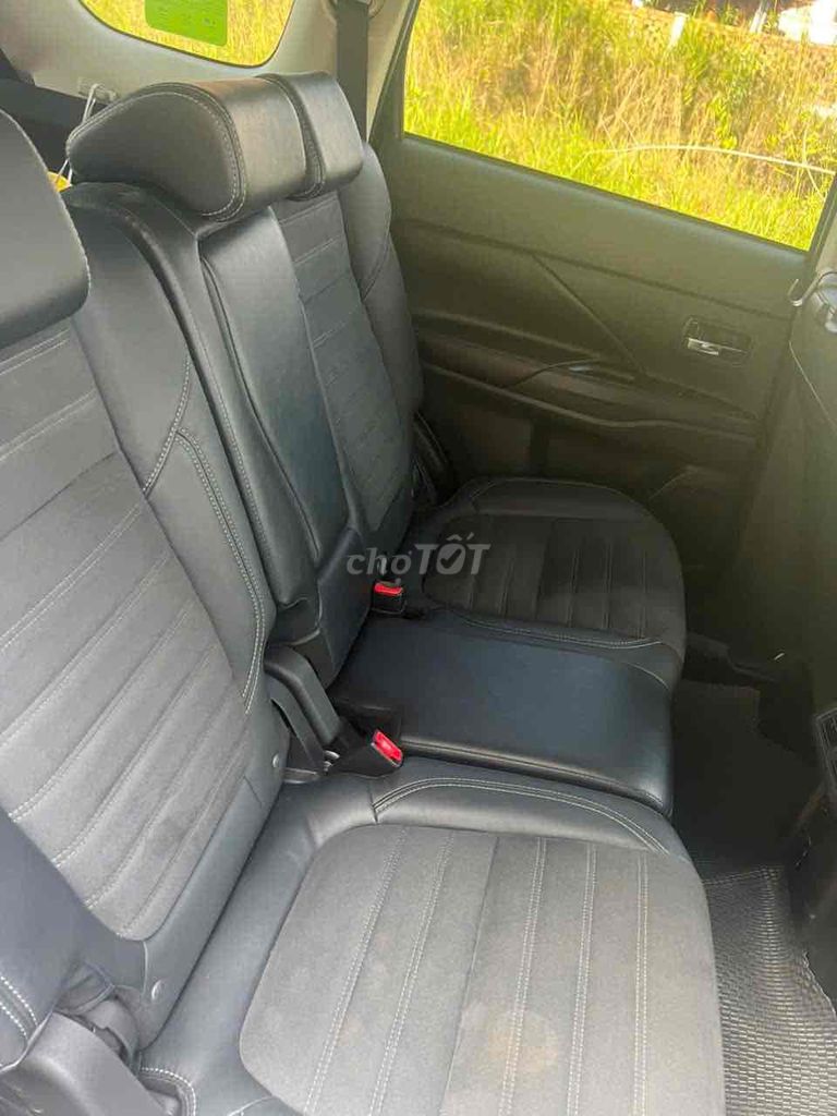 Mitsubishi Outlander 2023 2.0 CVT - 24000 km. Mua bán Ô tô tại Quận Ninh Kiều Cần Thơ được đăng bởi Trần quốc toàn hình 6