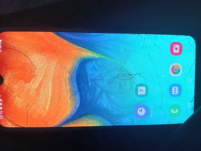 Bán xác Samsung a30 sử dụng bình thường 
