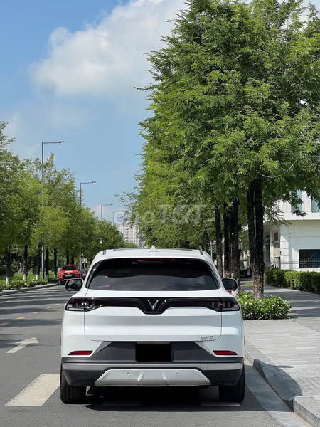 VF8 plus 2023 mua pin Catl màu trắng/xanh navi. Mua bán Ô tô tại Quận Ba Đình Hà Nội được đăng bởi Nam Nguyễn Ô tô vinfast hình 4