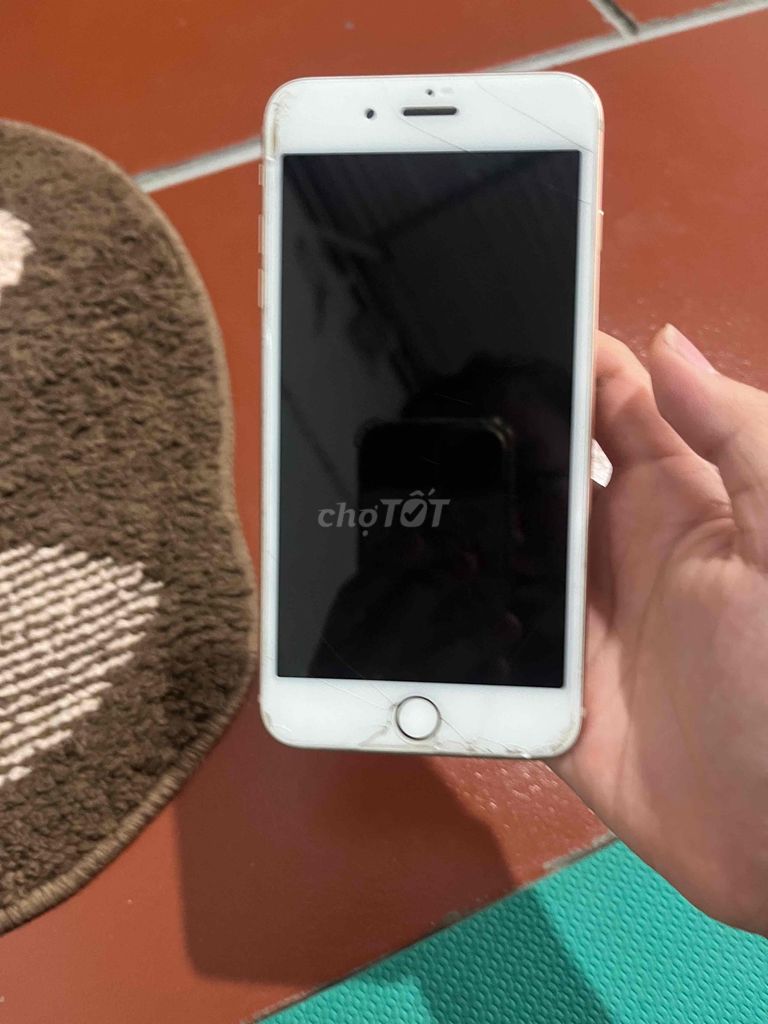 iPhone 8 Plus 256GB Vàng. Mua bán Điện thoại tại Huyện Định Quán Đồng Nai được đăng bởi Nguyễn Khánh hình 1