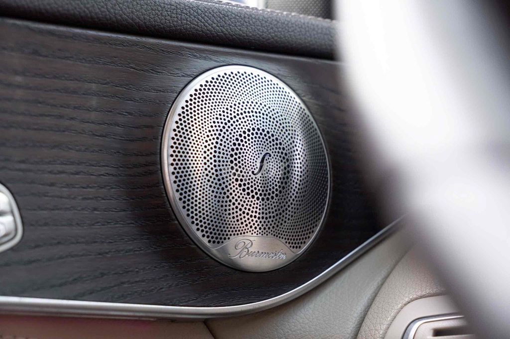 Mercedes GLC200 4Matic Model 2021 Đen/Kem. Mua bán Ô tô tại Quận 7 Tp Hồ Chí Minh được đăng bởi Thật Nguyễn LongAnh Auto hình 10