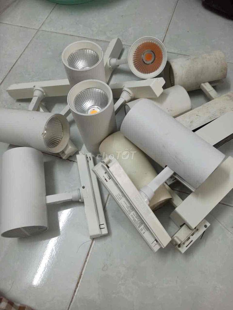 Đèn LED LEDVANCE Trắng. Mua bán Đèn tại Quận 7 Tp Hồ Chí Minh được đăng bởi Tuấn anh hình 1