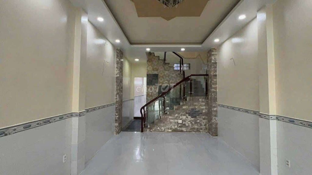 Аренда · 4 комн. · 120 м² · Huyện Bình Chánh, ул. Đường Nguyễn Thị Tú