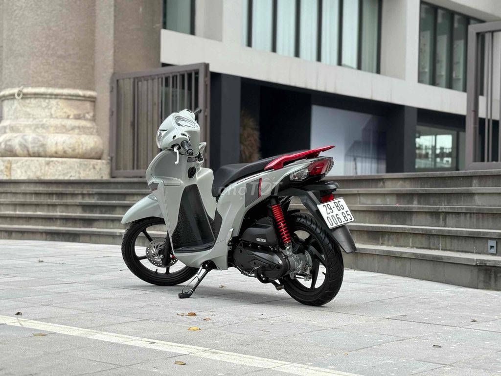 Honda Vision Sporty 2024 Xám 6000km 29BG. Mua bán Xe máy tại Quận Ba Đình Hà Nội được đăng bởi Xe Máy Nam Thi hình 2
