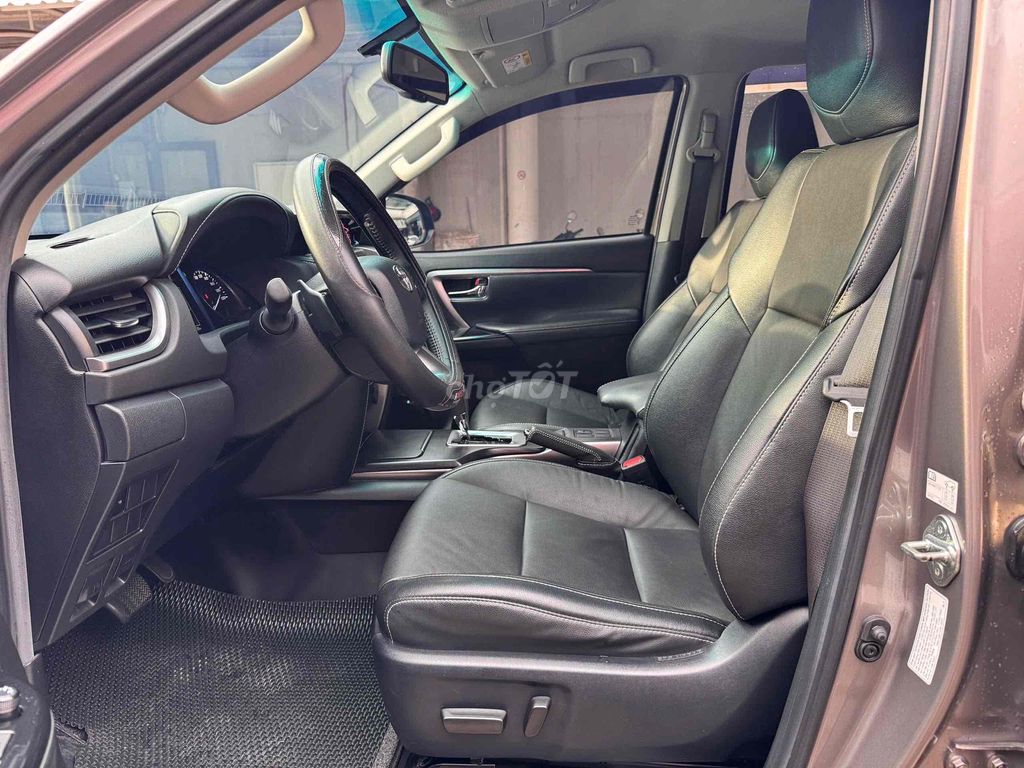 Toyota Fortuner dầu tự động màu đồng 2022 sơn zin. Mua bán Ô tô tại Huyện Hóc Môn Tp Hồ Chí Minh được đăng bởi Đại lý chính hãng xe qua sử dụng Toyota Sài Gòn hình 5