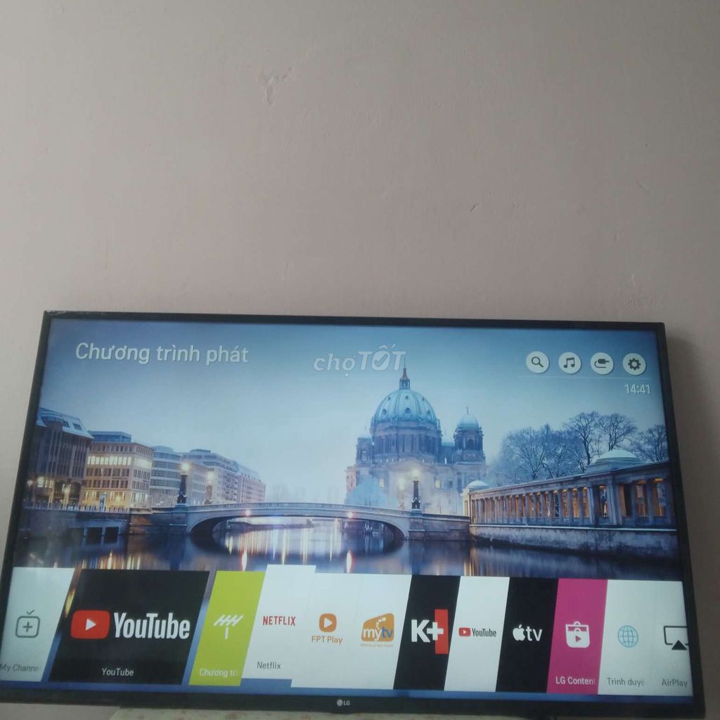 Cần Bán Tivi LG 49inch