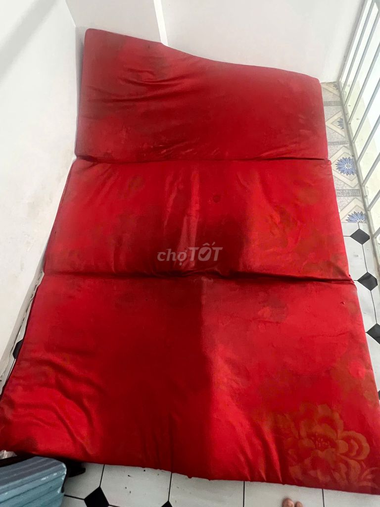 Nệm gấp 3 màu Đỏ. Mua bán Giường, chăn ga gối nệm tại Quận Gò Vấp Tp Hồ Chí Minh được đăng bởi Nguẻn vu hình 1