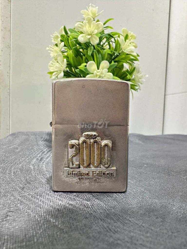 Bật lửa Zippo Limited Edition 2000 Đồng mạ bạc Mỹ . Mua bán Đồ sưu tầm, đồ cổ tại Quận Hải Châu Đà Nẵng được đăng bởi Sĩ Nguyễn Trọng hình 1