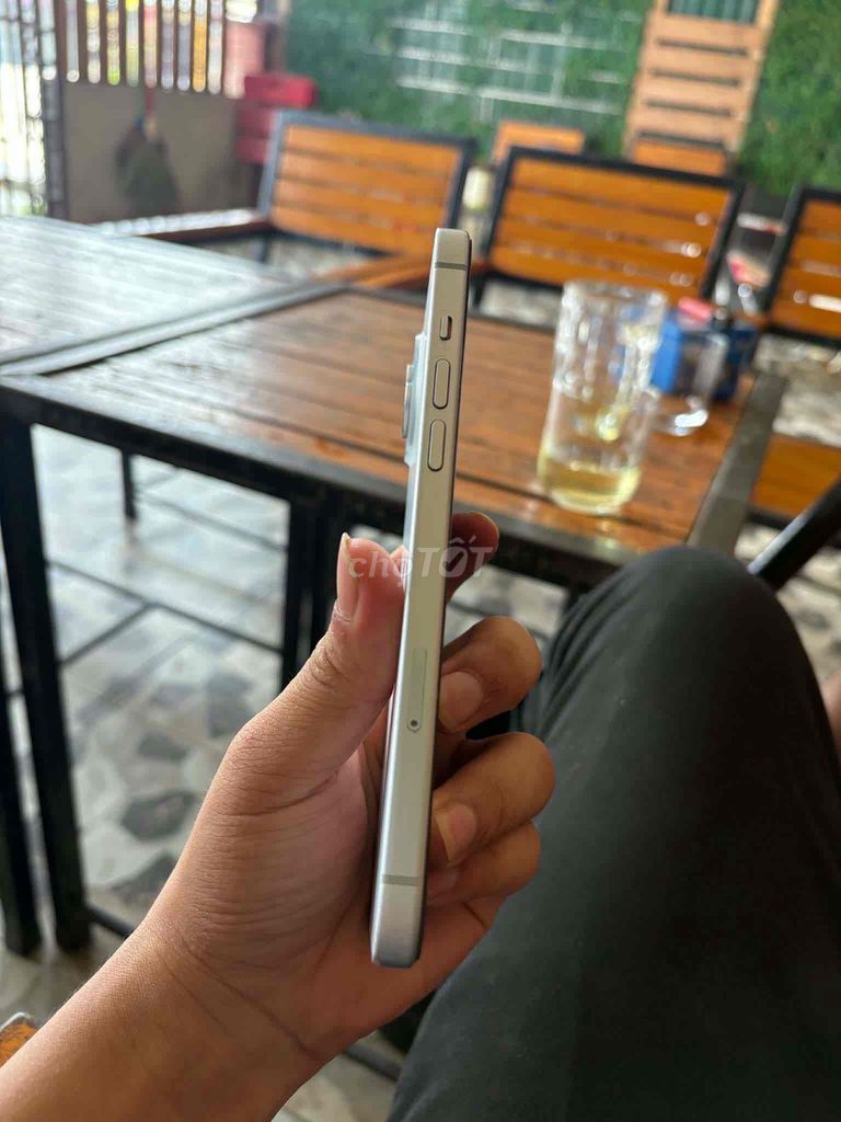 iPhone 15 Plus Lock 128GB Trắng Đã dùng. Mua bán Điện thoại tại Quận Hoàn Kiếm Hà Nội được đăng bởi Thạch Nguyên Tùng hình 1