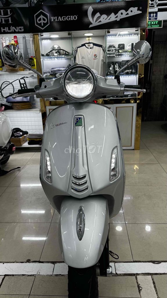 Vespa Iget , abs , đèn led 2 tấng , mở cốp điện ... Mua bán Xe máy tại Quận Phú Nhuận Tp Hồ Chí Minh được đăng bởi VESPA  PIAGGIO BẢO HƯNG Vespa cũ trả góp  hình 4