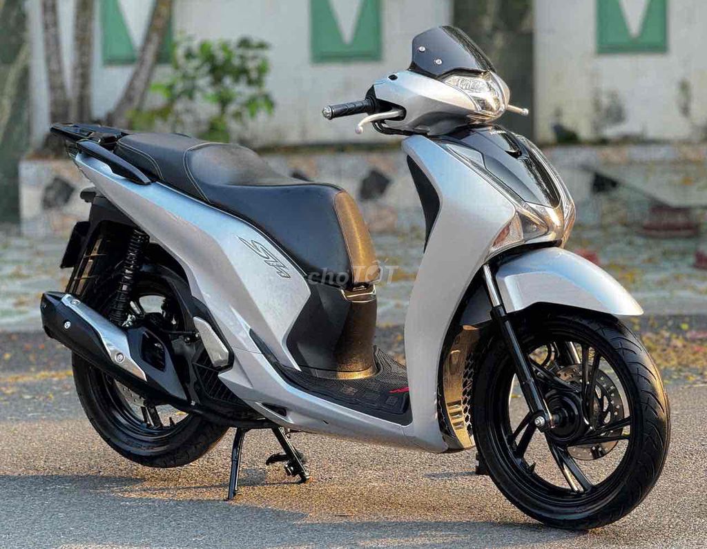 Sh 125 2019 bst 9chủ ký giấy keng nợ xấu trả 50% ạ