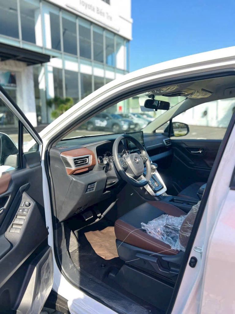 Innova Cross G - Xe Giao Ngay. Mua bán Ô tô tại Quận Bình Thạnh Tp Hồ Chí Minh được đăng bởi Toyota Tân Cảng THTC hình 4