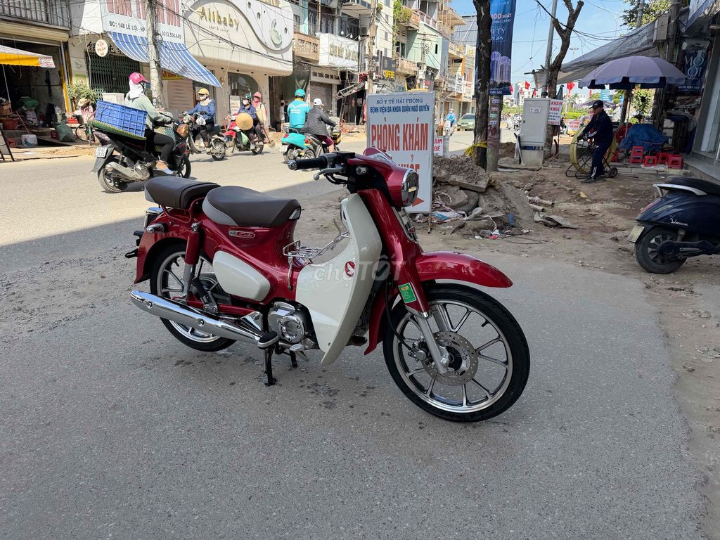 Honda SuperCub 125 sx 2023 màu đỏ bỏ mẫu 3000km. Mua bán Xe máy tại Quận Ngô Quyền Hải Phòng được đăng bởi Dương Vũ hình 1