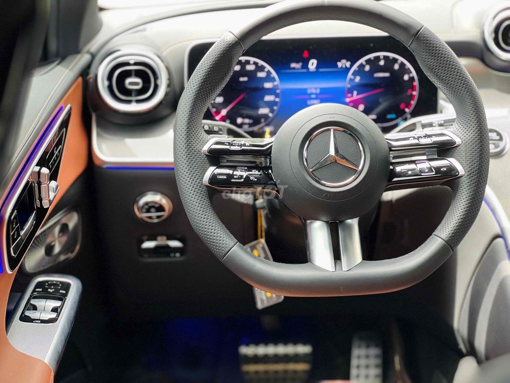 Mercedes Benz GLC300 4Matic 2023 Lướt Nhẹ. Mua bán Ô tô tại Quận Bình Tân Tp Hồ Chí Minh được đăng bởi Hoàng Thọ hình 12