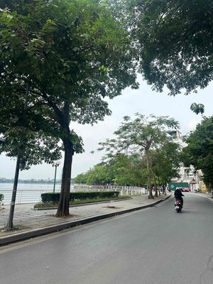 House in Tây Hồ