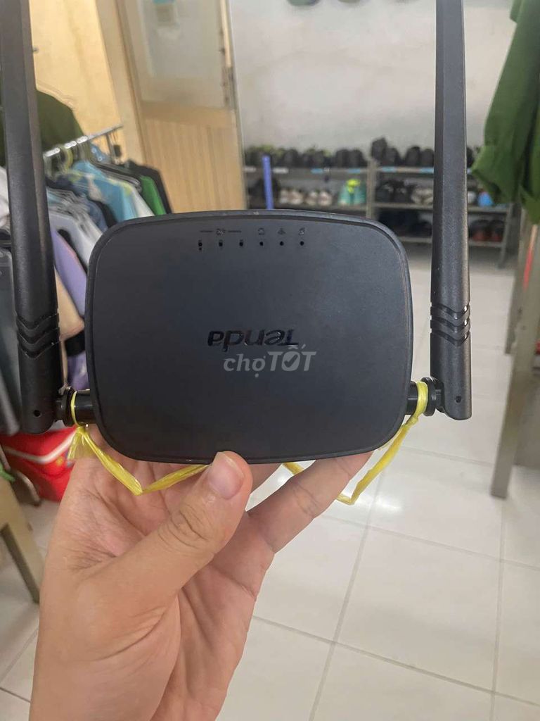 Cục phát Wifi Tenda 4G05 Đen 4G/3G. Mua bán Phụ kiện (Màn hình, Chuột...) tại Quận 7 Tp Hồ Chí Minh được đăng bởi Tú hình 1