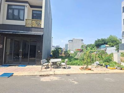 Đất đẹp kdc Phú Hồng Thịnh gần làng đại học quốc gia và BigC Go Dĩ An. Mua bán đất tại Thành phố Dĩ An Bình Dương được đăng bởi  Hậu Trần Bđs 