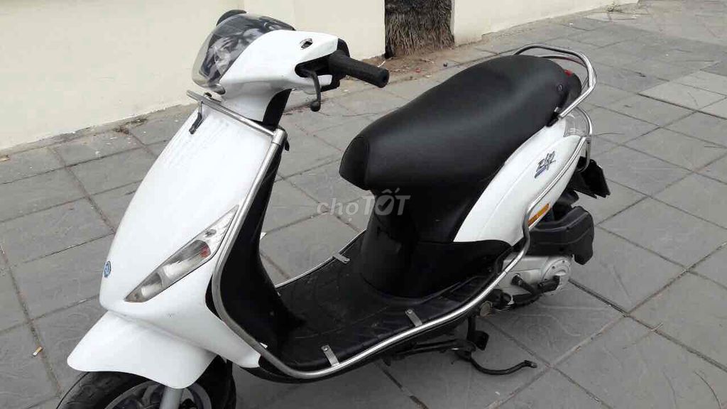 Piaggio Zip белый женский скутер