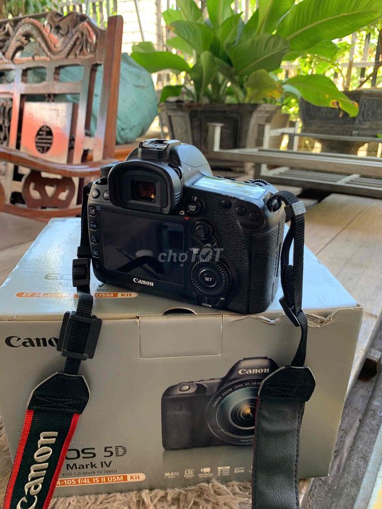 Máy ảnh Canon 5D Mark IV Đen. Mua bán Máy ảnh, Máy quay tại Thành phố Biên Hòa Đồng Nai được đăng bởi Nhung lê hình 1