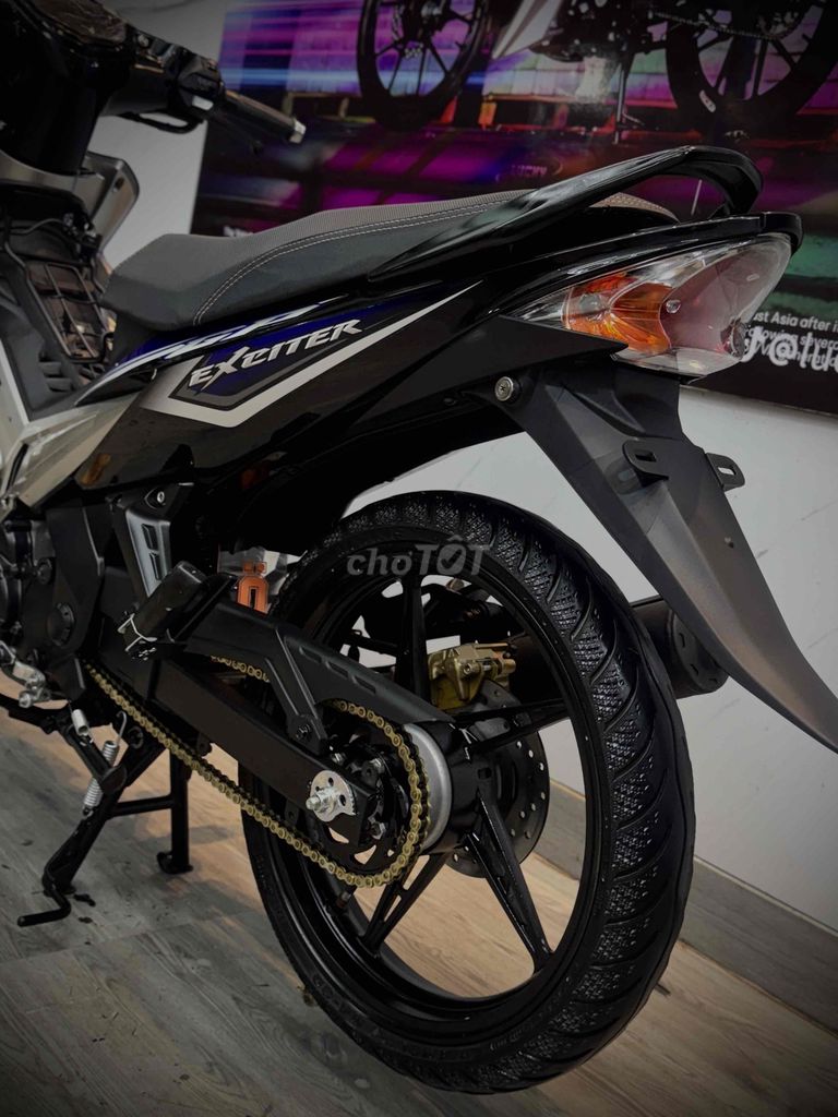 Yamaha Exciter 55P up New 2010 GP 2009 Xanh Đen. Mua bán Xe máy tại Huyện Hòa Vang Đà Nẵng được đăng bởi ĐứcAnh Nguyễn hình 8