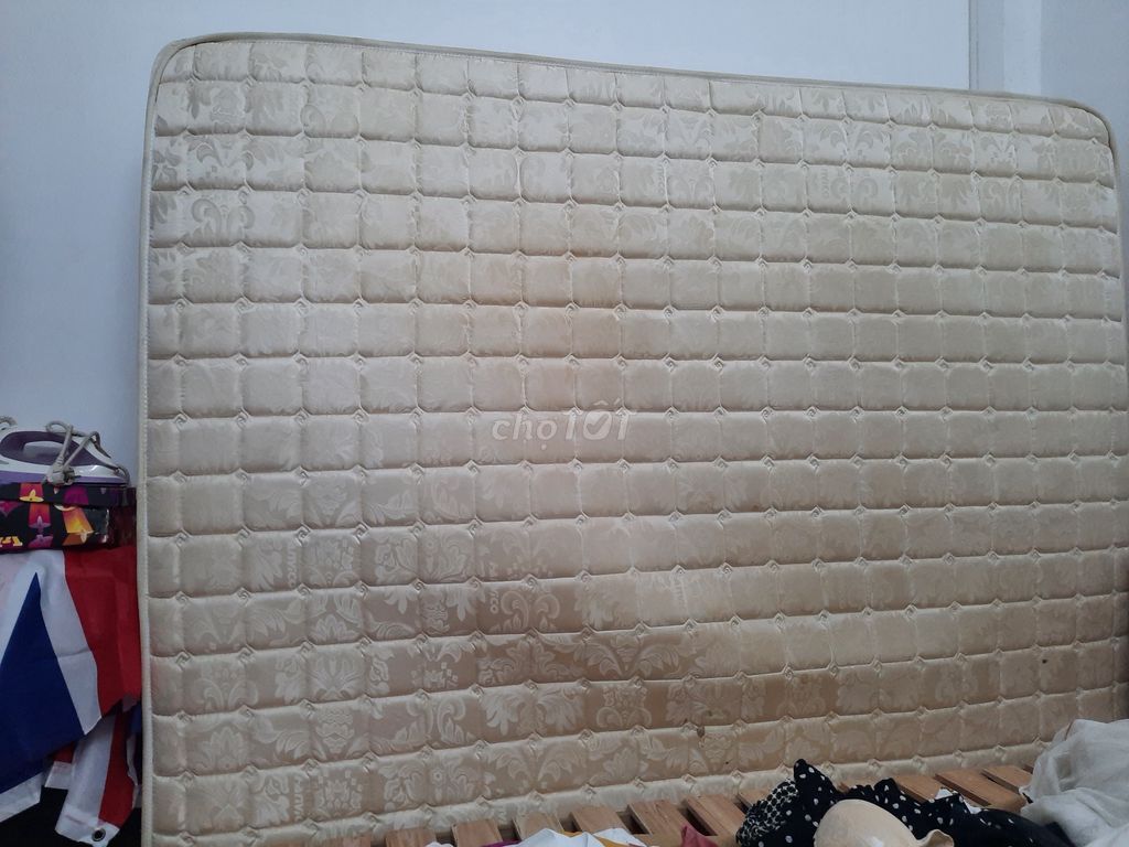 Nệm lò xo Hanvico 1.6m x 2m. Mua bán Giường, chăn ga gối nệm tại Quận Tây Hồ Hà Nội được đăng bởi Nguyen Son hình 1
