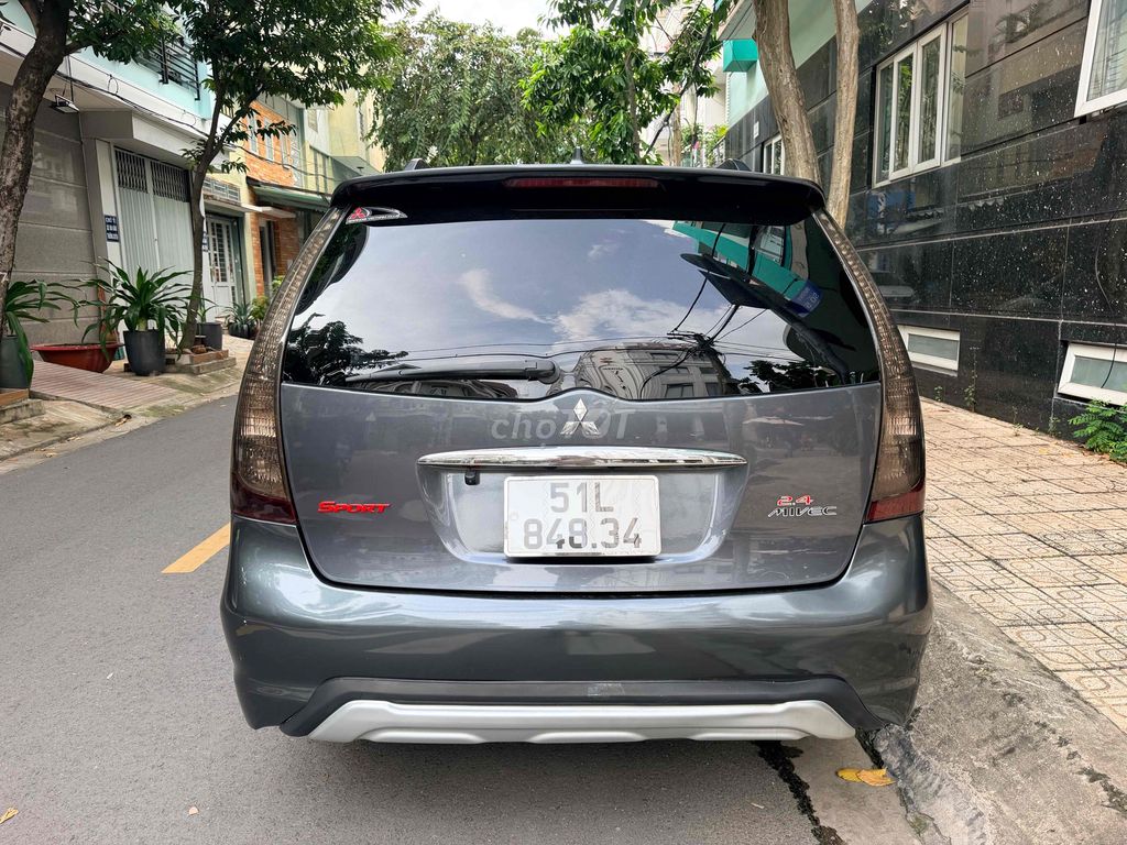 Mitsubishi Grandis 2005