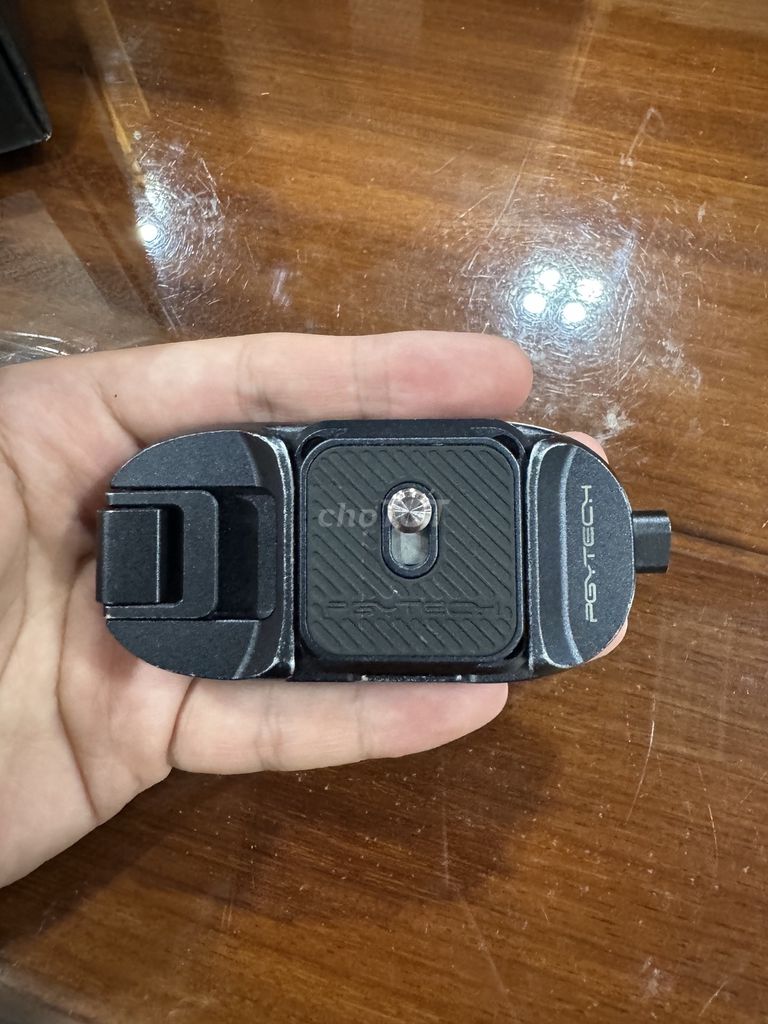 Kẹp máy ảnh quai balo Pgytech Beetle Camera Clip. Mua bán Phụ kiện (Màn hình, Chuột...) tại Thành phố Vinh Nghệ An được đăng bởi Đại Đặng Quốc hình 1