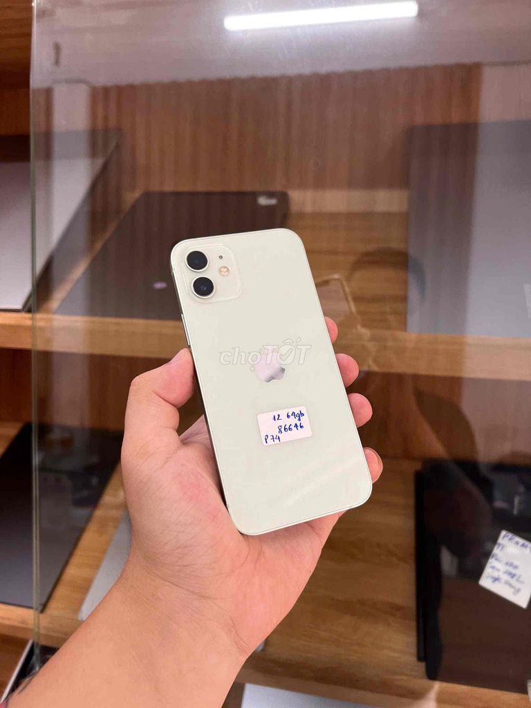Apple iPhone 12 64GB Trắng 74%. Mua bán Điện thoại tại Quận Đống Đa Hà Nội được đăng bởi HaNoiMobile HT  hình 1
