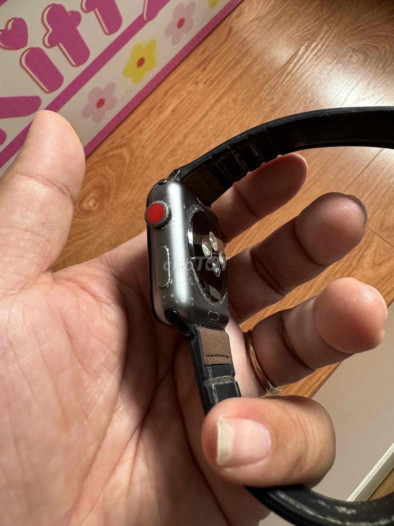 Apple watch sr  3 42mm lte Nhôm máy xước dăm