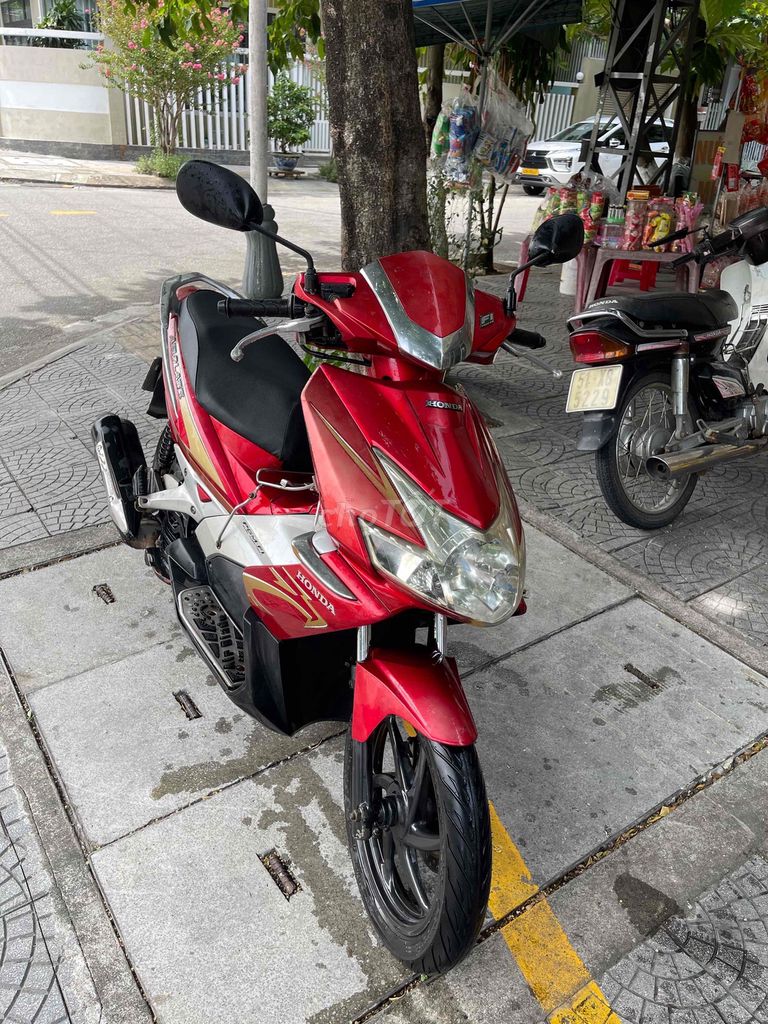 Honda Air Blade 2025 красный