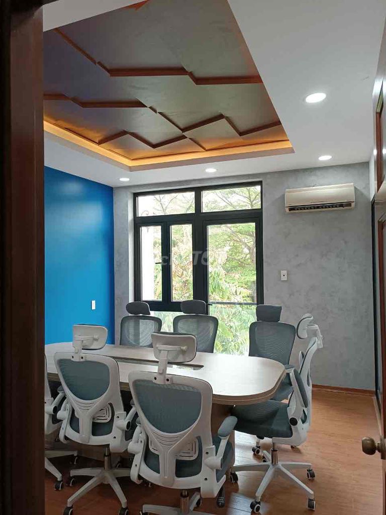 Cho Thuê nhà nguyên căn mới xây nội thất cao cấp y hình, Khu TDC Phú M