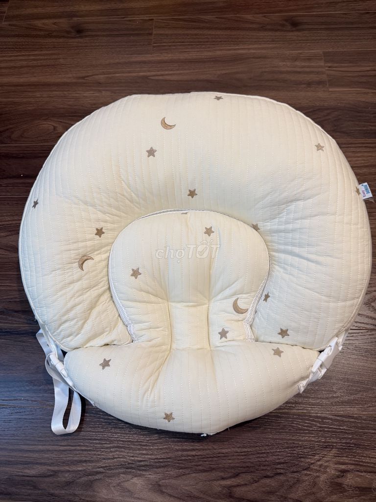 Gối chống trào ngược Easy MOM Trắng. Mua bán Mẹ và bé tại Quận Bình Thạnh Tp Hồ Chí Minh được đăng bởi Lê Đặng Thu Hiền hình 1