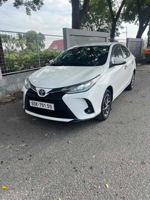 Toyota Vios 2022G tự động Trắng gia đình