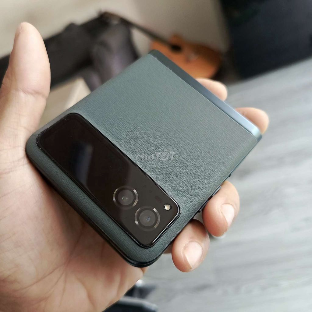Thu khách dư cây Motorola Razr 2023 đẹp zin nguyên. Mua bán Điện thoại tại Quận Gò Vấp Tp Hồ Chí Minh được đăng bởi DuyAnh hình 2