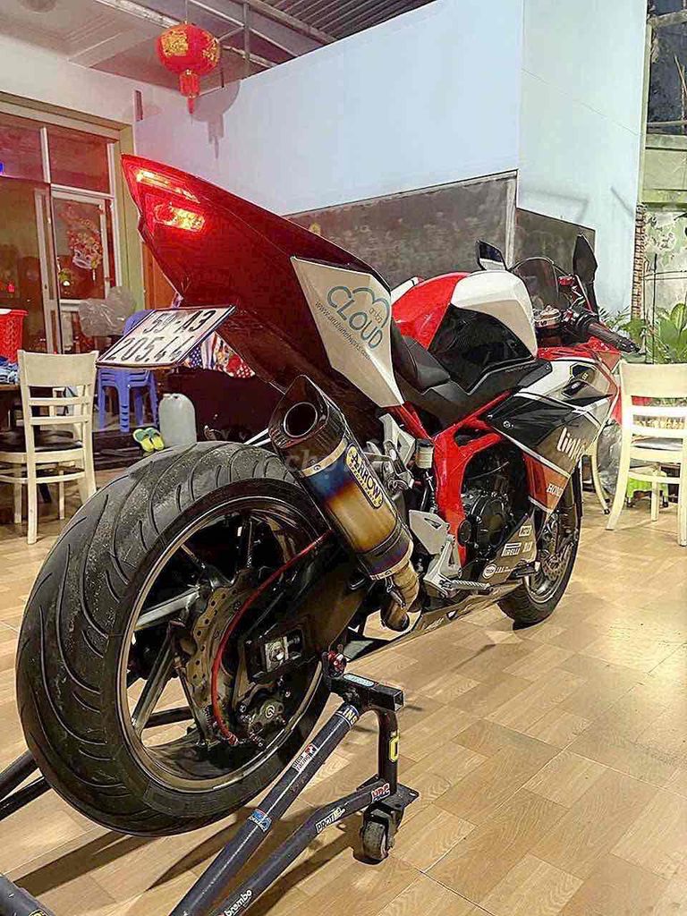 CBR 250RR. Mua bán Xe máy tại Quận Bình Tân Tp Hồ Chí Minh được đăng bởi Võ Thị Phương Thảo hình 4