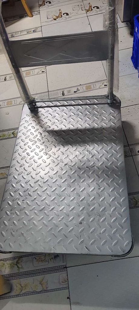 Xe đẩy hàng Kim loại 300kg Gần như mới. Mua bán Đồ chuyên dụng, Giống nuôi trồng tại Thành phố Dĩ An Bình Dương được đăng bởi Công Nhận Máy May hình 1