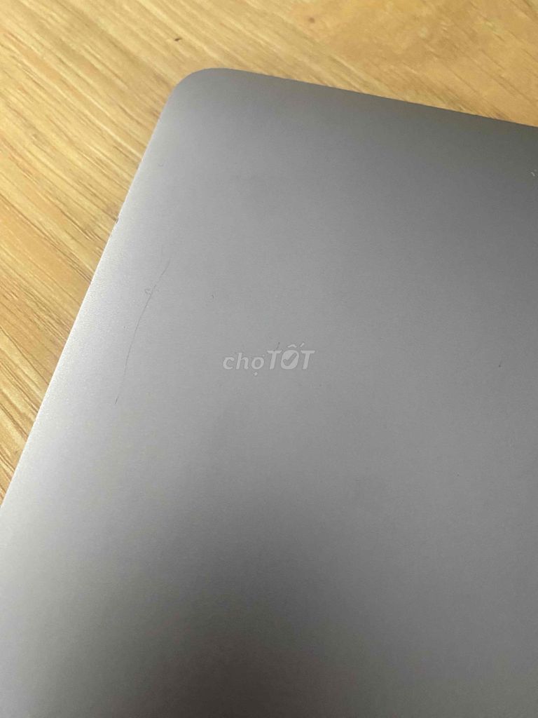 Macbook Pro 2019 16GB 256GB 13.3” Retina cũ.