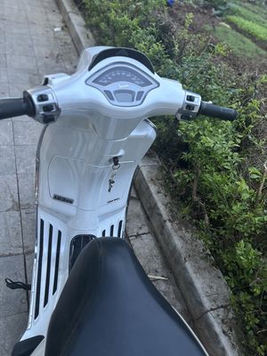 Xe tay ga Vespa Spint 125. Mua bán Xe máy tại Quận Đống Đa Hà Nội được đăng bởi Tên chưa cung cấp