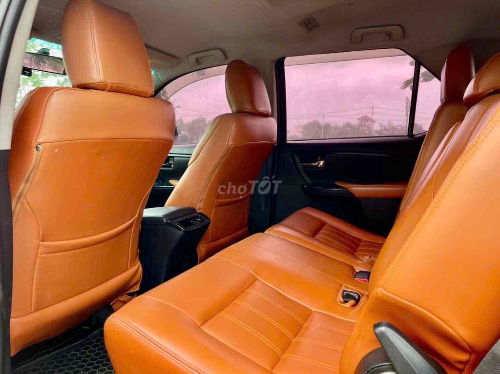 Toyota Fortuner Đen Số sàn 7 chỗ. Mua bán Ô tô tại Quận Ngũ Hành Sơn Đà Nẵng được đăng bởi Đặng Minh Tuấn hình 12