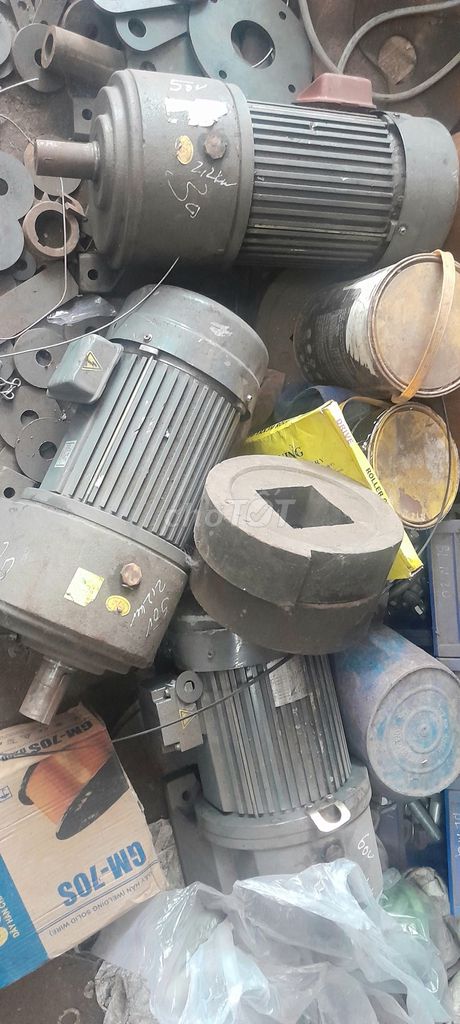Mô tơ giảm tốc 3 pha 2.2kw 50 vòng/phút Nguyên bản. Mua bán Đồ chuyên dụng, Giống nuôi trồng tại Thành phố Hải Dương Hải Dương được đăng bởi Nguyễn Hải hình 1