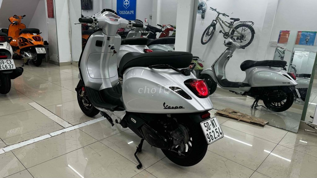 Vespa Sprint  Màu Hót nhất BSTP chính chủ ký. Mua bán Xe máy tại Quận Phú Nhuận Tp Hồ Chí Minh được đăng bởi VESPA  PIAGGIO BẢO HƯNG Vespa cũ trả góp  hình 5