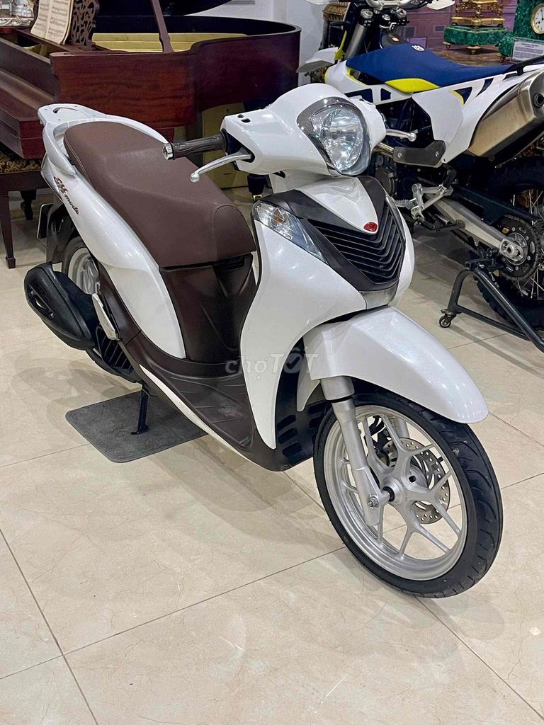 XE MÁY 68 - Honda Sh Mode 2017 Trắng Smartkey. Mua bán Xe máy tại Quận Tây Hồ Hà Nội được đăng bởi Đức Anh hình 1