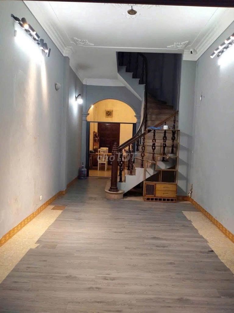 Аренда отдельного дома 62 кв.м х 4 этажа в переулке 93 Хоанг Куок Вьет