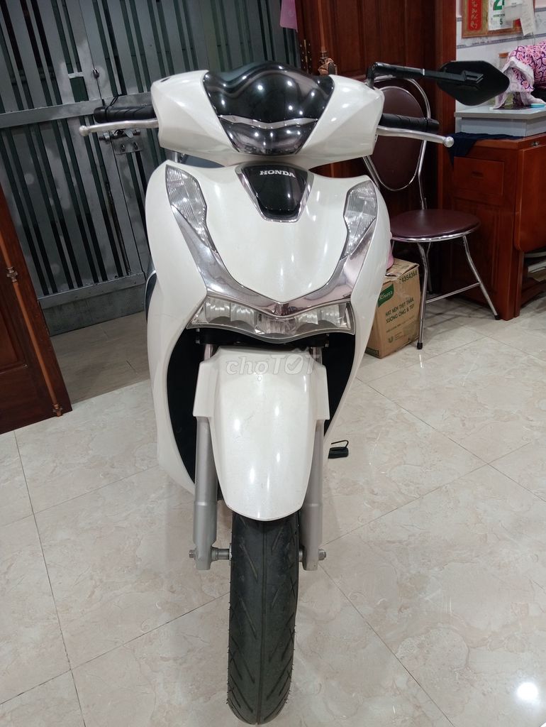 Honda SH Trắng 150i, đời 2020 ABS - 8000 km. Mua bán Xe máy tại Thành phố Thủ Đức Tp Hồ Chí Minh được đăng bởi Tùng Nguyễn hình 2