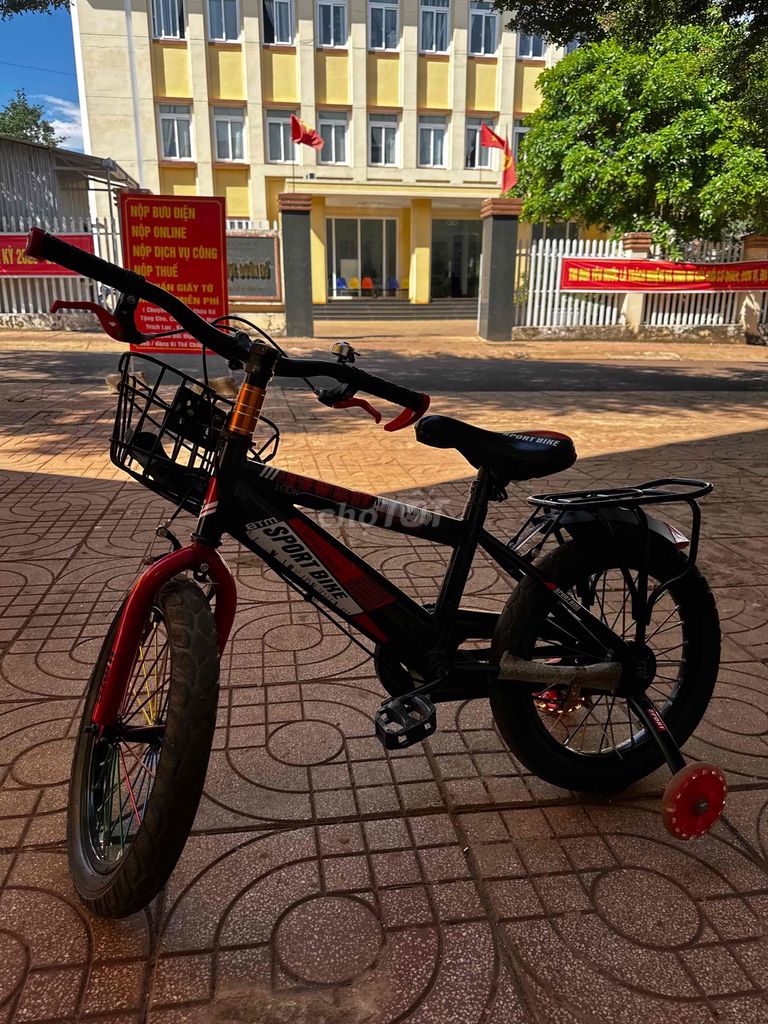 Xe đạp trẻ em Đen, Đỏ unisex. Mua bán Mẹ và bé tại Thị Xã Buôn Hồ Đắk Lắk được đăng bởi căn hộ mini hình 1