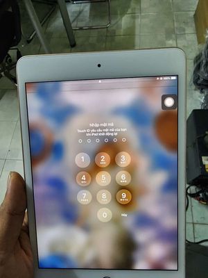 Màn tháo máy có vài sọc chỉ như hình. Mua bán Máy tính bảng tại Quận 11 Tp Hồ Chí Minh được đăng bởi Phụng