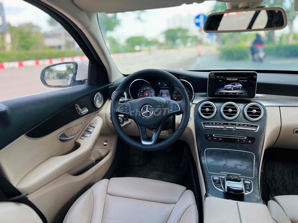 Mercedes Benz C200 2016 Hỗ Trợ Bank 65%. Mua bán Ô tô tại Quận Bình Tân Tp Hồ Chí Minh được đăng bởi Hoàng Thọ hình 10