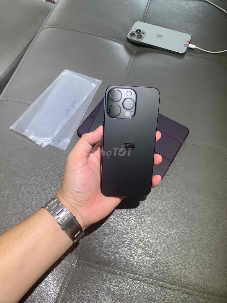 iPhone 15 Pro Max Đen Đã qua sử dụng. Mua bán Điện thoại tại Quận Nam Từ Liêm Hà Nội được đăng bởi Huy Ngoc Nguyen hình 1