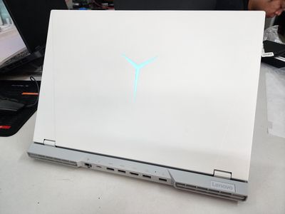 Laptop Gaming Legion 5 Pro Trắng 2021 i7H RTX 3060