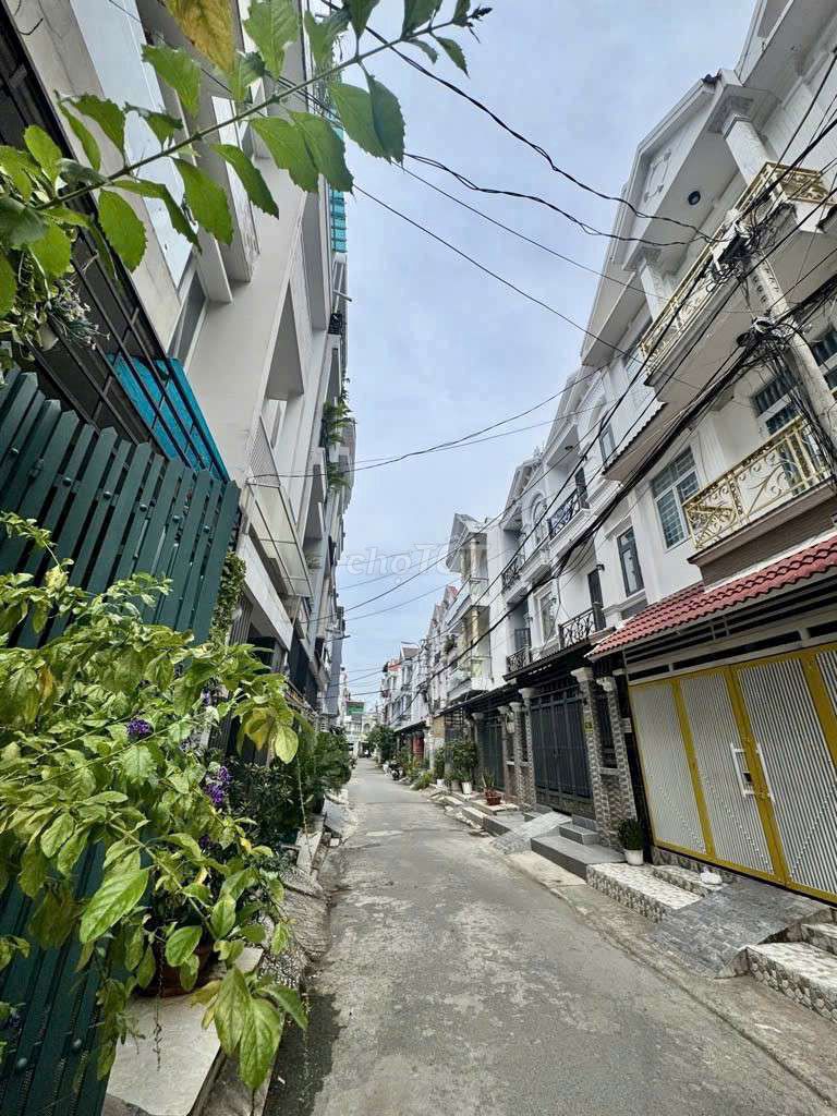 bán nha 3 tầng đường xe hơi huỳnh tấn phát thị trấn nhà bè 